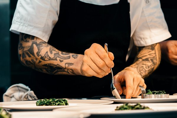 Quelles croisières offrent des ateliers de cuisine méditerranéenne en Espagne?